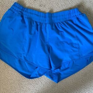 Lululemon Hotty Hot‎ low rise 2.5” inseam short in poolside blue